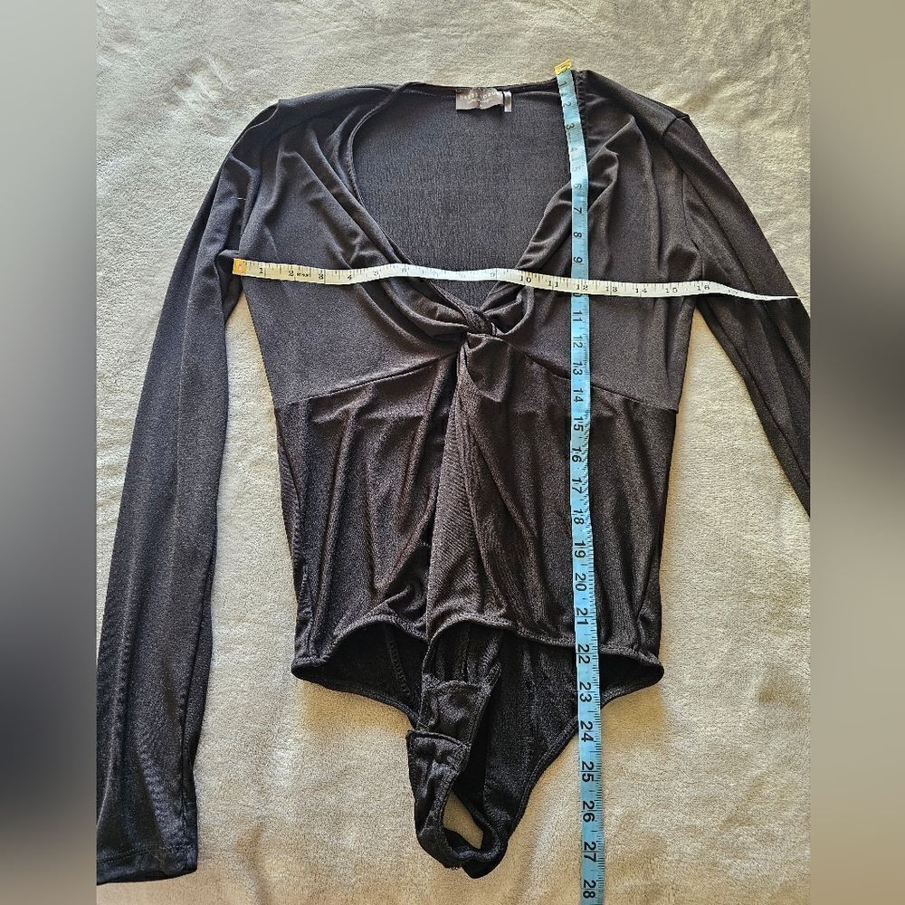 Dress Forum Los Angeles Black Long Sleeve Twist Bodysuit Medium - Picture 6 of 6